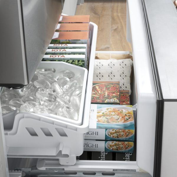 CWE19SP3ND1-MBL-BST (12) Refrigerador Café Energy Star 18.6 pies CWE19SP3ND1